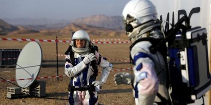沙漠里建太空舱 以色列科学家模拟火星生活(