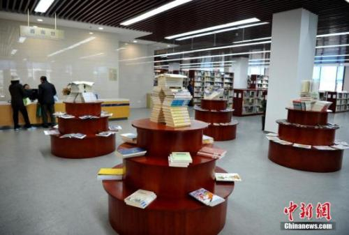 资料图：福州市图书馆（德旺图书馆）一角。张斌 摄