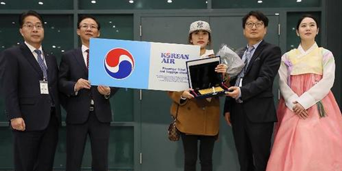 仁川机场迎来2018年首位外国游客 系中国游客