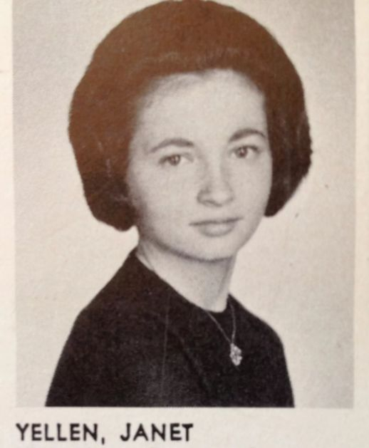 ▲耶伦年轻时的照片，在同学眼里她是最聪明的人 &nbsp;图据《纽约邮报》