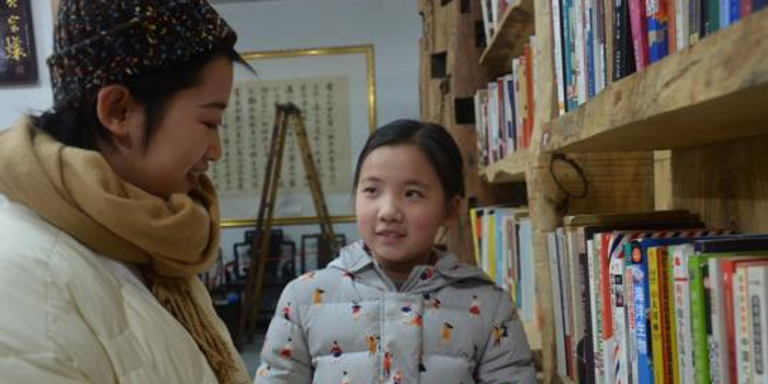 四川自贡首个公益城市书房现最美义工