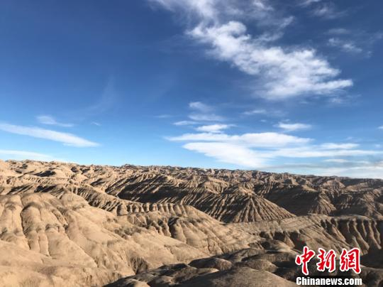 图为英雄岭构造带。　孙睿　摄