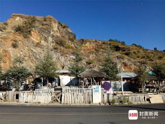 洱海环海路上的商家早已关门