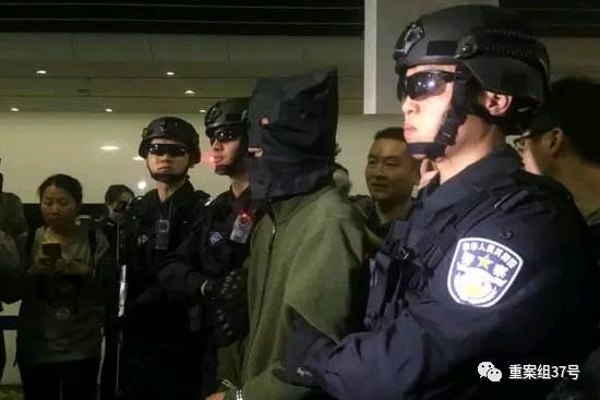 ▲今年1月6日，陈恂敏被押解回广州。&nbsp;&nbsp;&nbsp; 资料图片