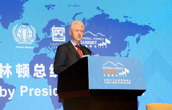 2013年克林顿在中国广州出席一场经济活动