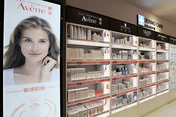 娇兰佳人店铺内“药妆区”