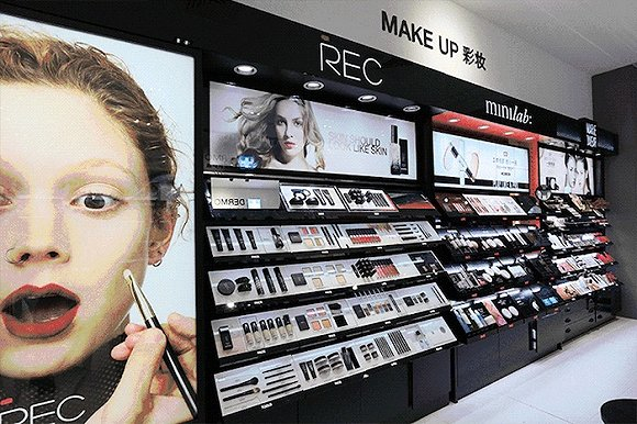 娇兰佳人店铺内“彩妆区”