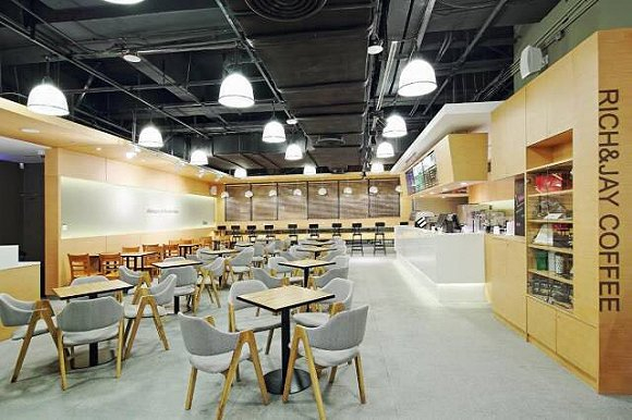 安利位于北京三里屯（上）和深圳（下）的体验馆。