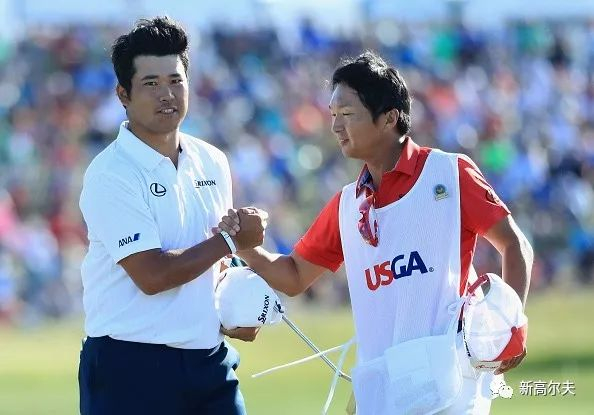 松山英树和球童在美国公开赛决赛轮&nbsp;图/Getty Images