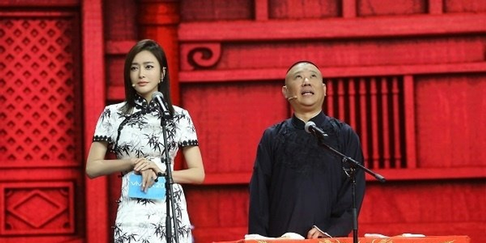 郭德纲秦岚搭档说相声 节目内容疑似暗讽侯耀