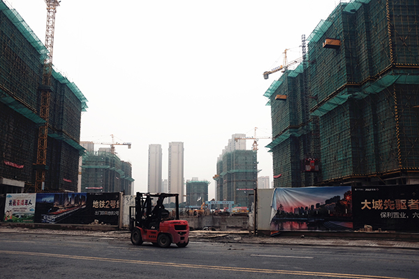 还在施工的保利悦都楼盘。