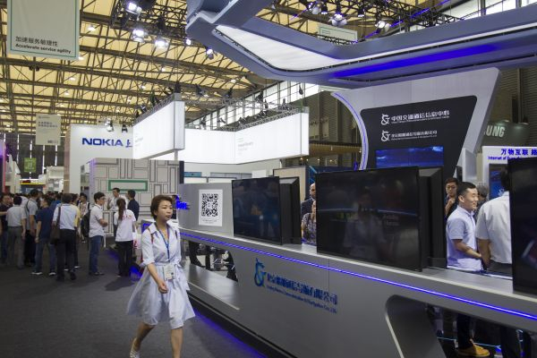 去年在上海举行的世界移动大会备受海内外关注。新华社