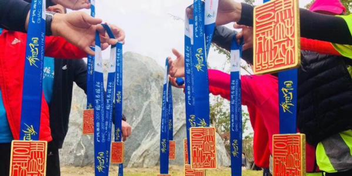 为了一块马拉松奖牌操碎心