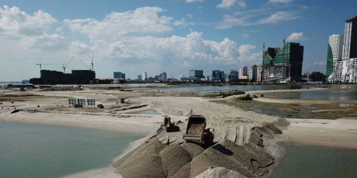 中企建皇京港分秒必争赶工期