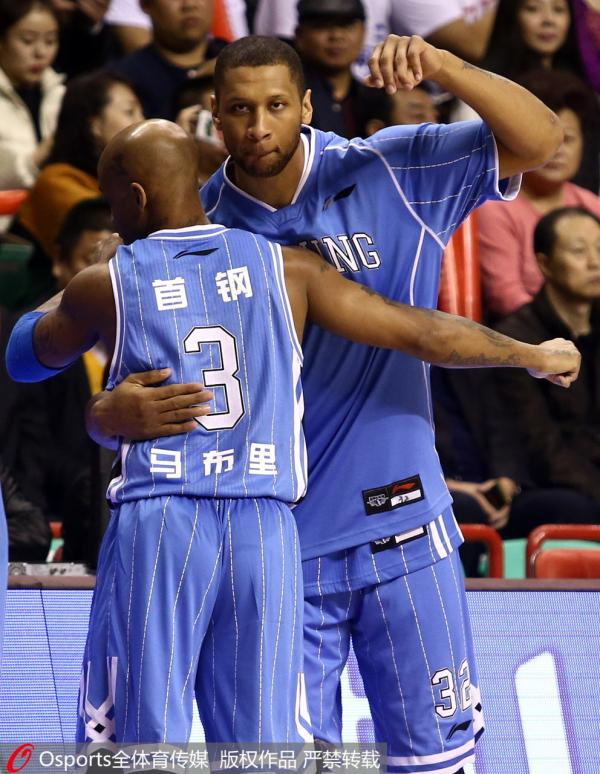 马布里和莫里斯为北京首钢拿下了三个总冠军