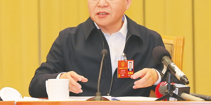 海南省省长:两高纠正冤假错案的力度前所未有