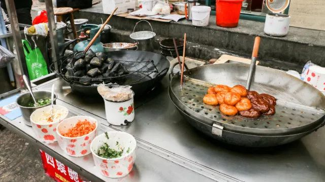 南门口、文庙坪,这些摊子上的流动美食,一不小心你就错过了!