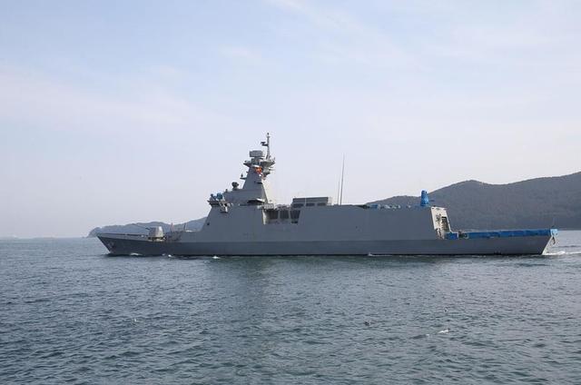 韩版056？韩国海军接收首艘大邱级护卫舰共建造8艘_手机新浪网
