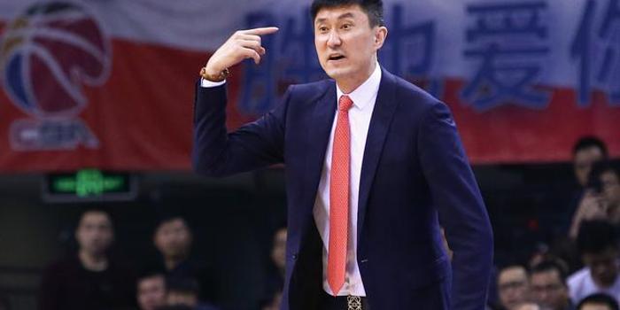 中国男篮红队和蓝队那支球队的实力更加厉害?