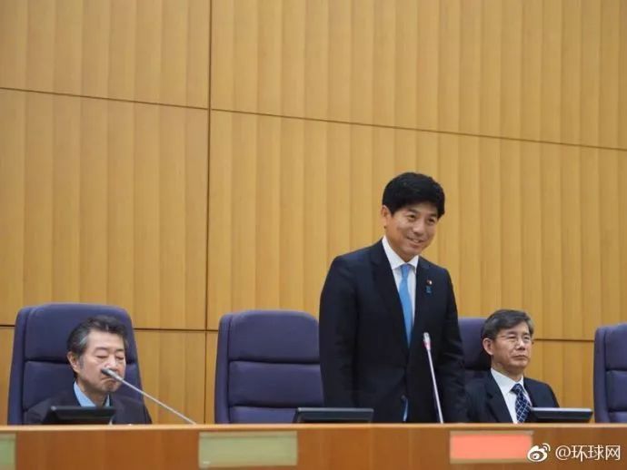  日本外务副大臣中根一幸