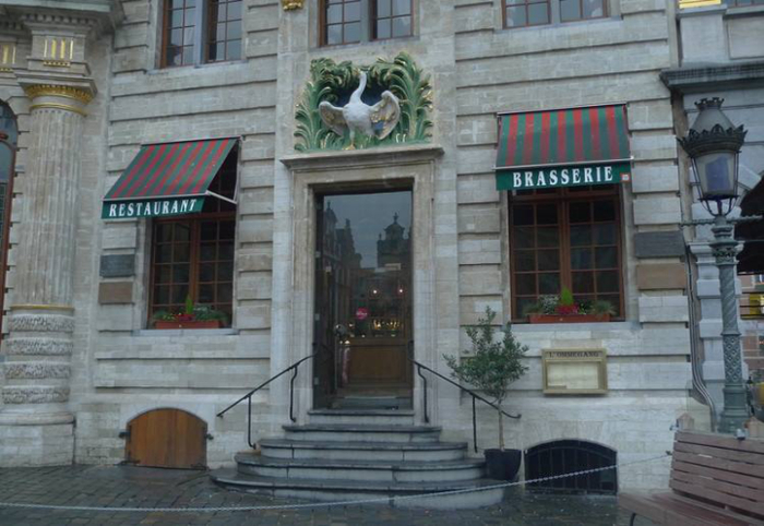 位于比利时布鲁塞尔的天鹅咖啡馆。马克思、恩格斯曾在这里构思、撰写《共产党宣言》。