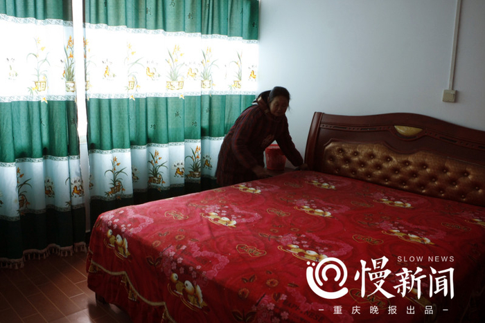 家里给儿女各准备了房间，收拾得干干净净。