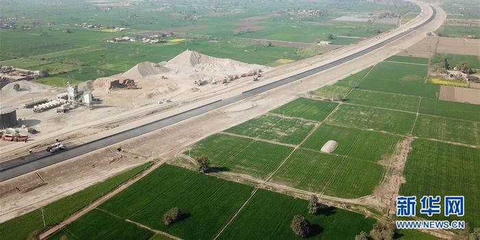 中巴经济走廊:白沙瓦至卡拉奇高速公路苏木段