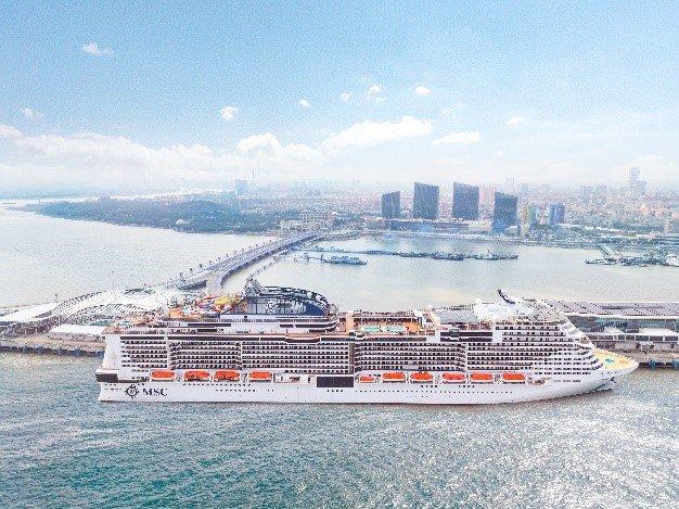 “亚洲旗舰”MSC荣耀号3月15日首度抵达上海吴淞口国际邮轮港,将于3月16日领衔启航