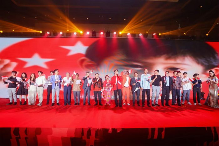 与会主要成员共庆新加坡建国59周年