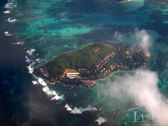 &nbsp;P6、航拍塞舌尔某海岛别墅群