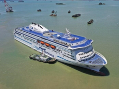 中国为阿尔及利亚建造的首艘豪华客滚船启航