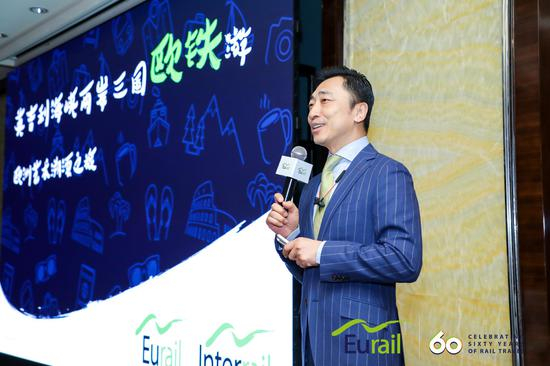 荷兰国家旅游会议促进局亚洲区总监杨宇先生发表讲话