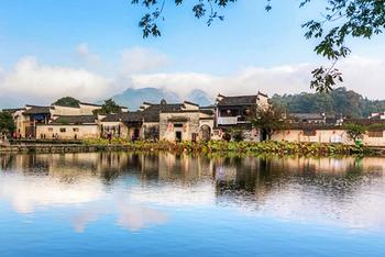 行走在水墨乡村