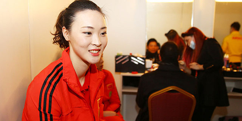 惠若琪亮相现场靓丽动人