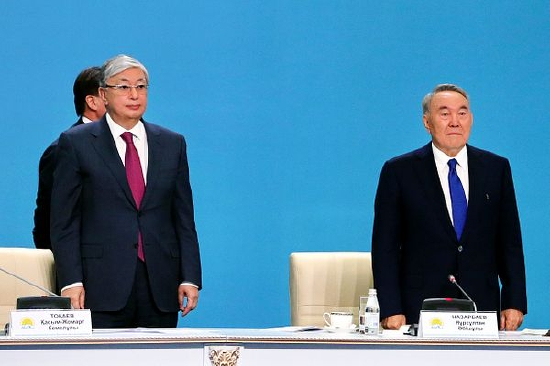 哈萨克斯坦现任总统托卡耶夫（左） 哈萨克斯坦首任总统纳扎尔巴耶夫（右）图源：网络