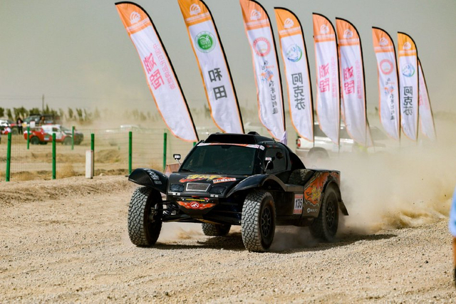 图集-2025环塔拉力赛发车仪式