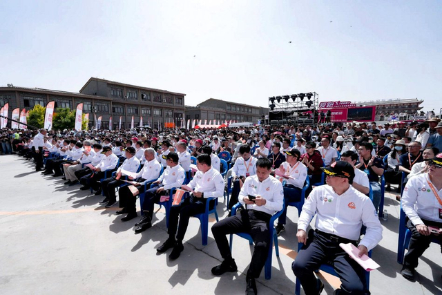 图集-2025环塔拉力赛发车仪式