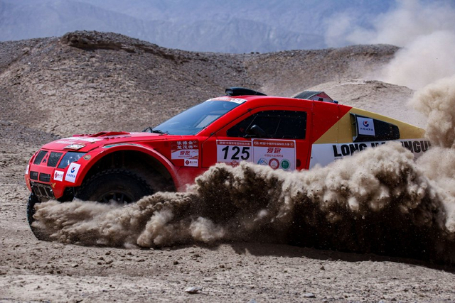 图集-2025环塔拉力赛发车仪式