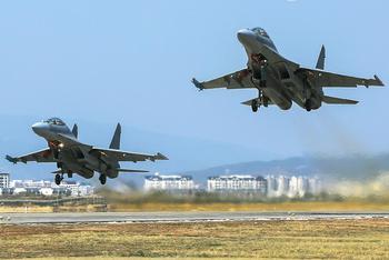 东部战区空军新批次歼16曝光