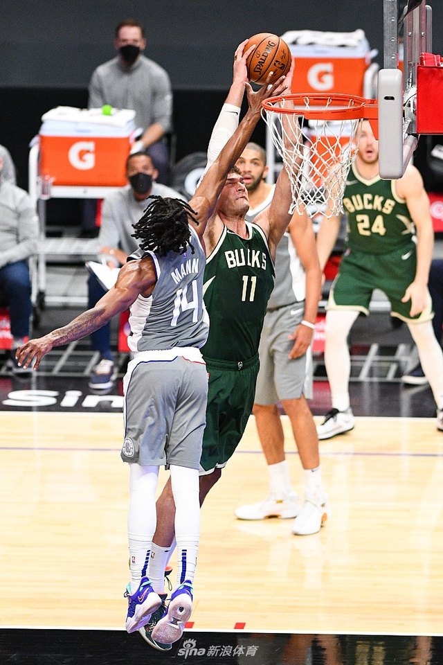 快船雄鹿激战正酣谁将笑到最后