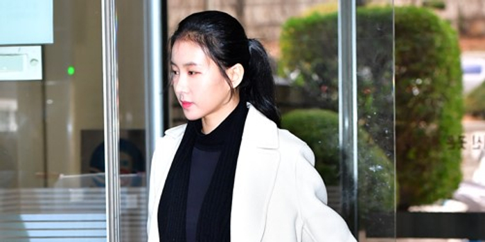 遭前男友起诉勒索韩国女艺人金正敏出庭作证 手机新浪网