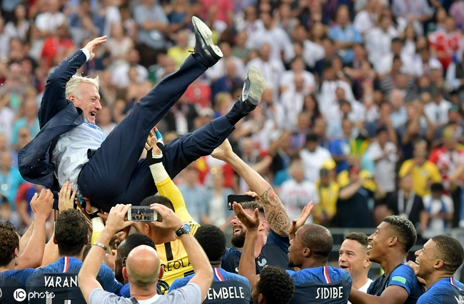 世界杯的冠军，全是由本国教练带队获得的