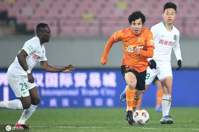 蒿俊闵转投武汉队半个赛季