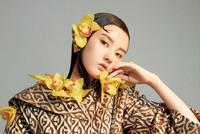 宋祖儿封面曝光 野生眉复古摩登