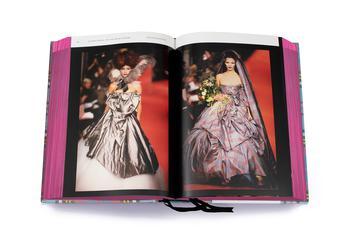 Vivienne Westwood 即将发书