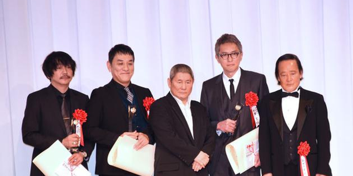 东京体育电影奖颁奖礼举行北野武等为大杉涟哀悼 手机新浪网 东京体育电影奖颁奖礼举行北野武等为大杉涟哀悼 手机新浪网