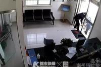 温州暴躁奶奶冲进派出所 一顿操作让民警忍不住表白