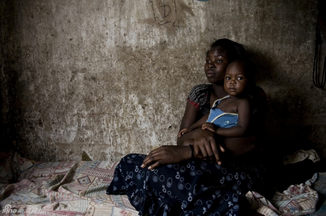 坦桑尼亚未成年少女妈妈纪实