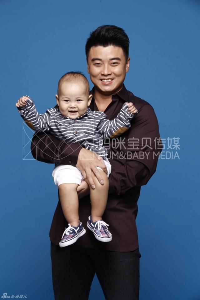 王皓温馨全家福首曝光