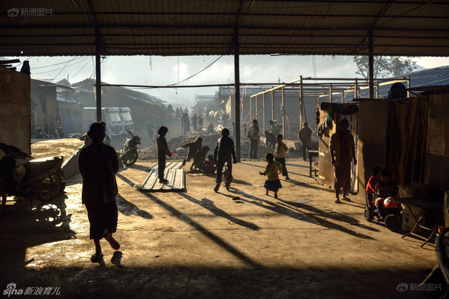 缅甸战火下的中国老师